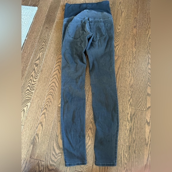 H&M maternity Jean bundle - Picture 3 of 11